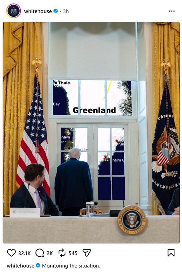 Trump trollea a Europa con una foto de él mismo mirando Groenlandia a través de las ventanas de la Casa Blanca, después de advertir que Estados Unidos tomará territorio “de una manera u otra”.