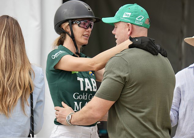 ¡El toque mágico de Tyndall! Zara y Mike reciben con los brazos abiertos a los mejores amigos de Harry y Meghan, Nacho Figueras y su esposa Delfina, en un festival de caballos en Australia