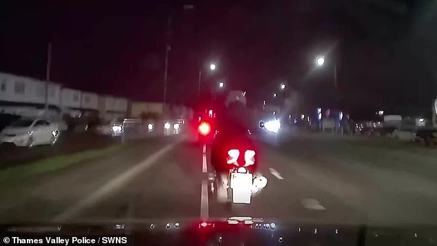 Momento en que un conductor ebrio fue sorprendido aplastando a un conductor de scooter en su propia cámara de tablero: evita la cárcel