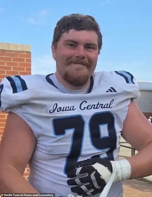 Un jugador de fútbol universitario muere repentinamente durante un viaje romántico a Florida con su novia