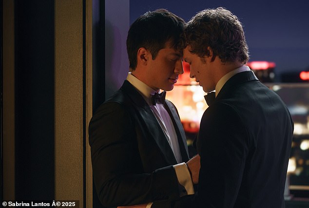 REAL Rivalidad candente: El romance salvaje de las estrellas del béisbol universitario que se convirtieron en amantes homosexuales fuera del campo