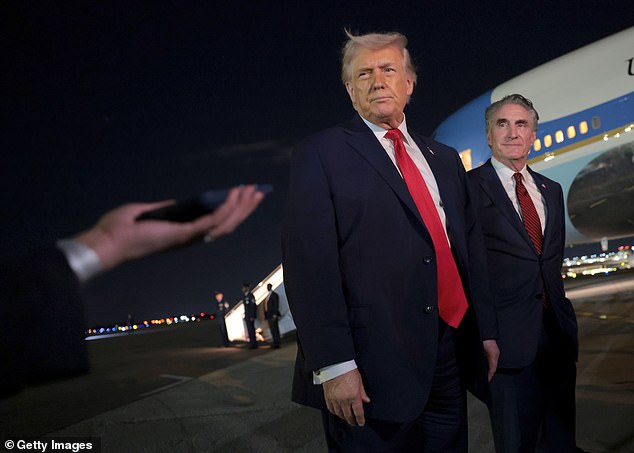 Las amenazas arancelarias de Trump a Groenlandia son típicas de un Estados Unidos “violento y expansionista” que nunca ha sido amigo de Gran Bretaña, sostiene Peter Hitchens en un nuevo podcast del Daily Mail.