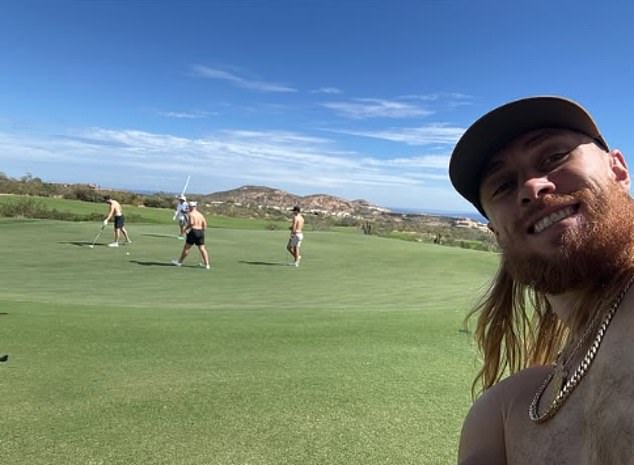 George Kittle juega golf con sus compañeros de los 49ers pocos días después de romperse el tendón de Aquiles… gracias a un dispositivo de 1.500 dólares