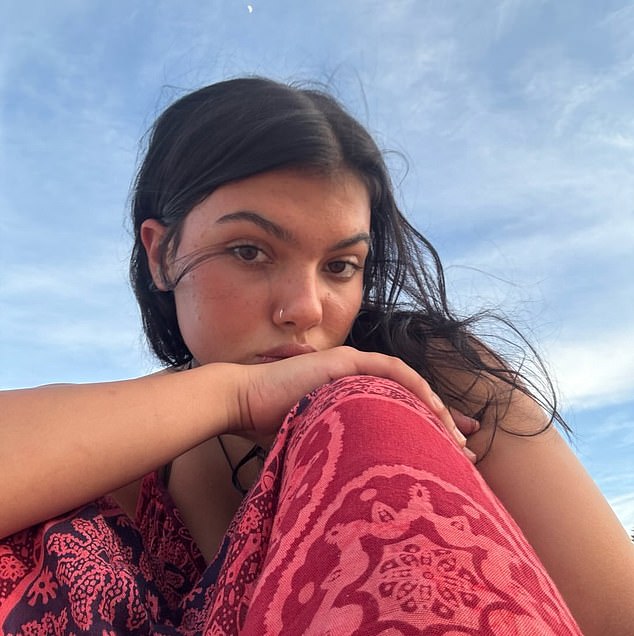 Teoría desgarradora de por qué una mochilera canadiense estaba realmente en la playa australiana: se encontraron dingos ‘accidentalmente’ alrededor de su cuerpo