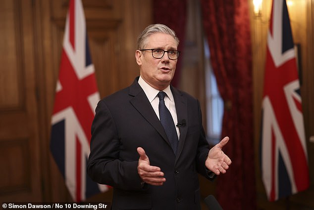 Al salir de visita a Beijing, el primer ministro insistió en que no haría la vista gorda ante las amenazas de China.