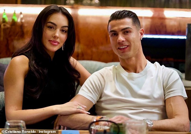 Por qué Cristiano Ronaldo, que gana 488.000 libras al día, está en huelga: luchas de poder dentro de Arabia Saudita que dejan al primer multimillonario del fútbol y a Karim Benzema negándose a jugar por falta de gasto