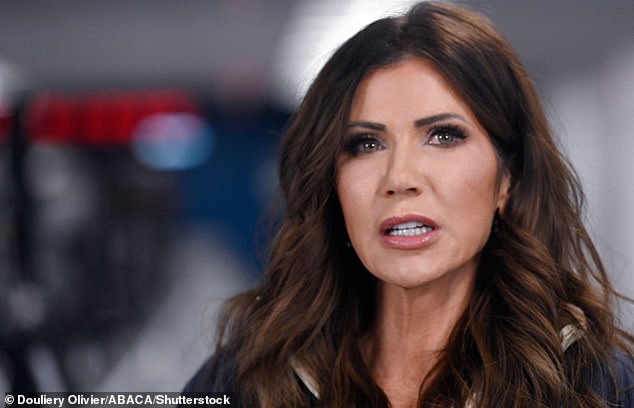 Tom Homan presenta impactante nuevo reglamento de ICE en Minnesota mientras Christy Noem es totalmente humillada