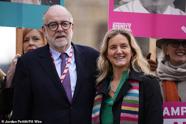 Los partidarios de la muerte asistida han amenazado con “intimidar” a sus oponentes en los Lores utilizando la “opción nuclear” para forzar la aprobación de la ley en el Parlamento, aunque admiten que podría “mejorarse”.