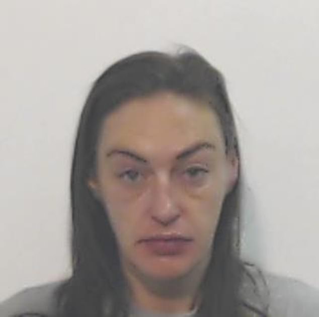 Un ladrón de Asda, de 38 años, mató a una ex guardia de seguridad de la Marina Real cuando intentaba huir del supermercado con bebida robada, que planeaba vender en un pub.