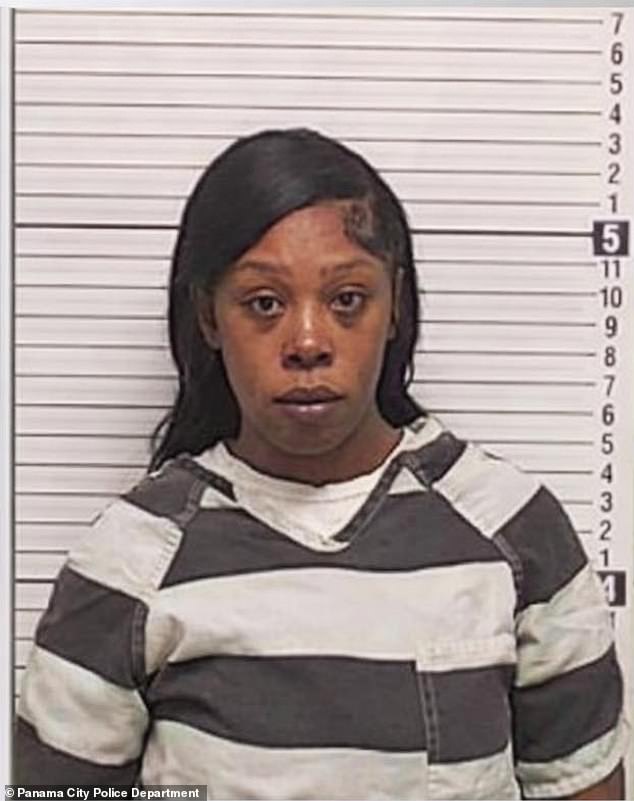 Detenida una trabajadora sanitaria grosera que se giraba y frotaba sus pechos en la cara de pacientes discapacitados