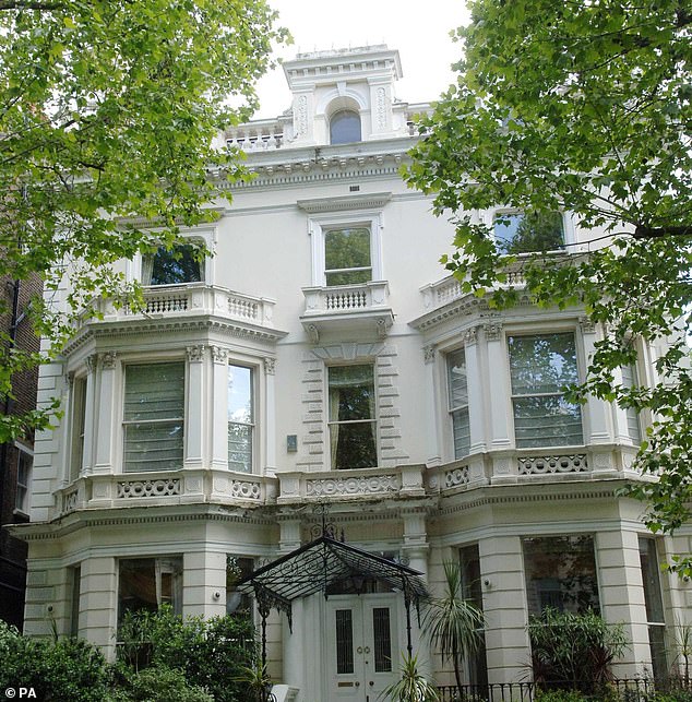 Casas extraterritoriales secretas escondidas en su calle: cómo se registraron 45.000 propiedades por valor de 190 mil millones de libras esterlinas a nombre de propietarios extranjeros anónimos ‘en violación de las normas contra el lavado de dinero’