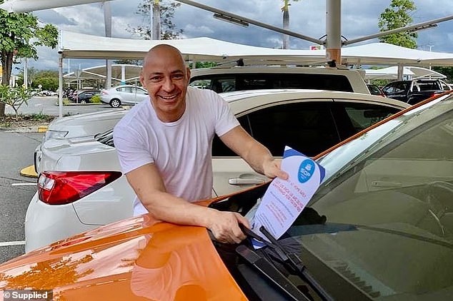 Un jefe de una organización benéfica ha sido acusado de más de 50 delitos tras presuntamente agredir sexualmente a tres mujeres.