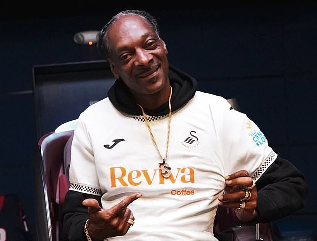 Snoop Dogg revela sus ambiciones de hacer de la Premier League Swansea una ‘marca global’ después de la inversión de celebridades del magnate del hip-hop, su amiga Martha Stewart y el ícono del Real Madrid Luka Modric.