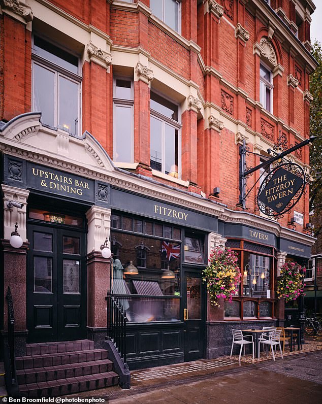 Un pub histórico amado por George Orwell, Dylan Thomas y Virgina Woolf recibió una calificación de higiene cero desde su fecha de venta hace 17 días debido a las ratas y la comida.