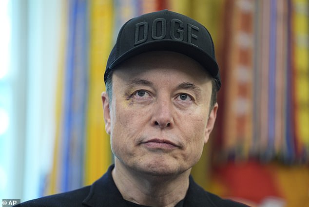 Elon Musk afirma que sus correos electrónicos con Jeffrey Epstein fueron ‘mal entendidos’ y que no fue a su isla