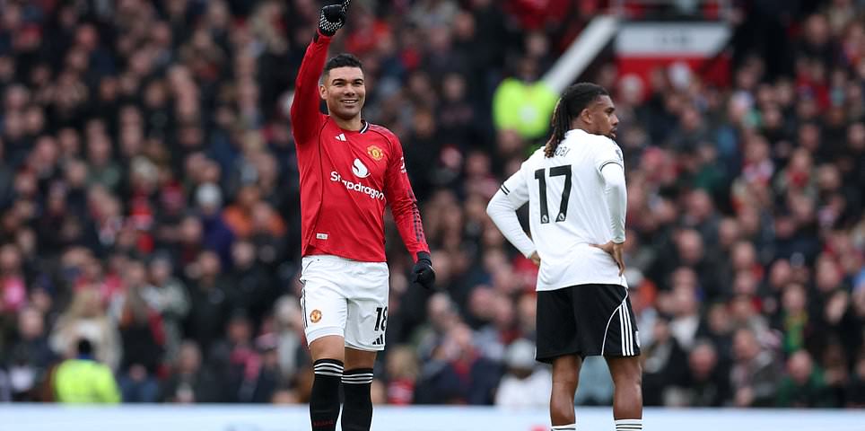 Manchester United vs Fulham – Premier League EN VIVO: últimos resultados, noticias del equipo y actualizaciones después de que el VAR niega a los Red Devils y Casemiro anota desde el tiro libre final mientras buscan continuar con su resurgimiento