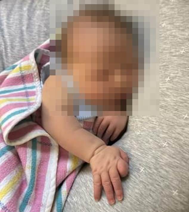 El padre, de 25 años, fue acusado de asesinato casi dos años después de que su recién nacido muriera por lesiones internas.