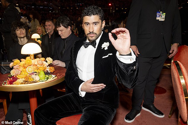 El jefe de la NFL, Roger Goodell, aborda las duras críticas de Bad Bunny a ICE en los premios Grammy antes de su actuación en el Super Bowl.