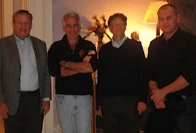 Bill Gates admitió que tuvo aventuras con dos mujeres rusas, pero insiste en que no fueron “víctimas de Epstein” y que él “no hizo nada ilegal”, y se disculpó con sus empleados.