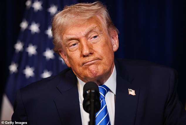 Un miembro de la Casa Blanca culpa a ‘Boomer’ por el video racista de Trump sobre Obama, y los expertos revelan llamadas locas al presidente