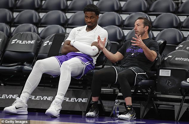 La NBA multa al Jazz con 500.000 dólares y a los Pacers con 100.000 dólares por enviar a la banca a estrellas clave mientras la liga se vuelve más difícil de tanquear