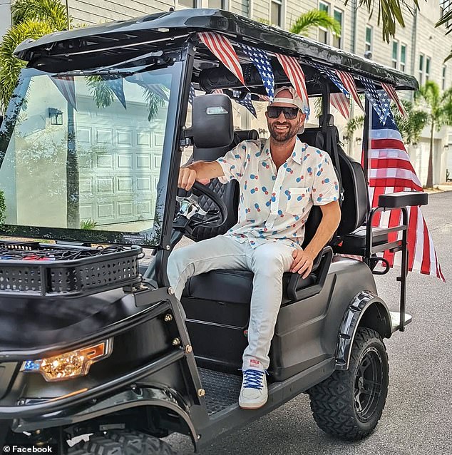 Un padre ha provocado un acalorado debate después de revelar que Southwest Airlines le había asignado una pelea a su hija de dos años.