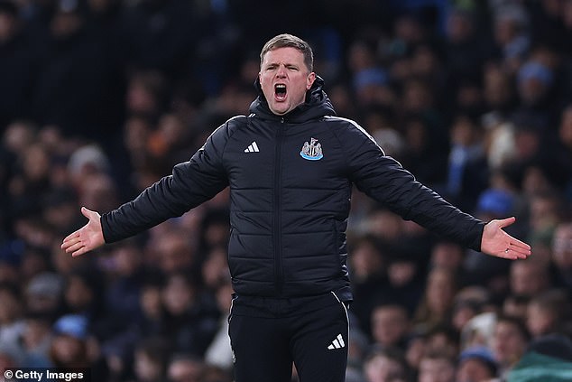 Wataru Endo está de baja ‘por mucho tiempo’ ante Arne Slot y Liverpool… y Eddie Howe responde a dos grandes despidos: CONSTRUYENDO LA FA CUP EN VIVO