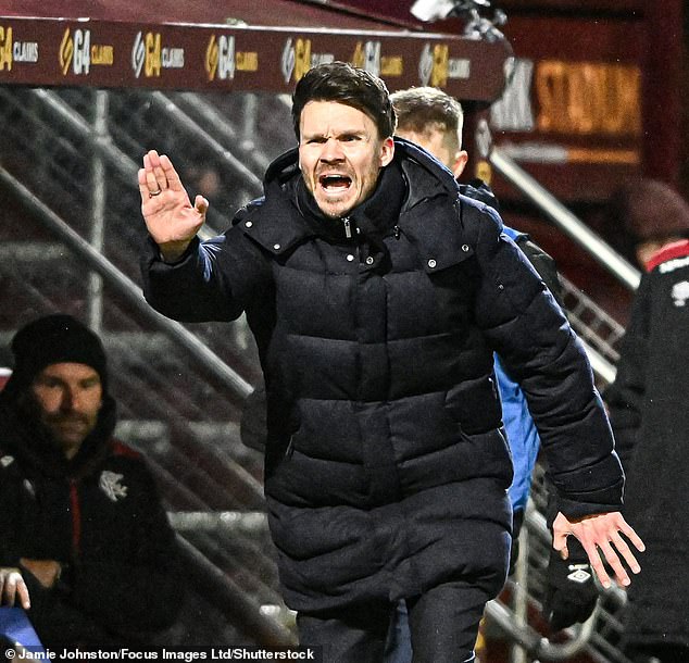 Los Rangers apoyaron a Rohl hasta el final. Ahora es el momento de que demuestre que puede sacarlos de ser perdedores en serie.