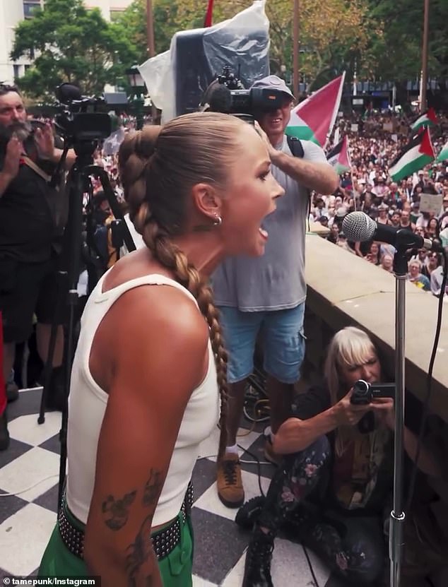 La petición Grace Tame alcanza las 25.000 firmas a medida que aumentan los llamados para eliminar el honor de Australia del Año