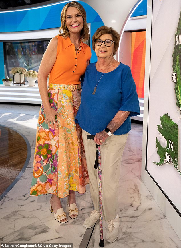 “Un raro ‘rastreador de señales’ es la última esperanza de la policía en la búsqueda frenética de la desaparecida Nancy Guthrie”.