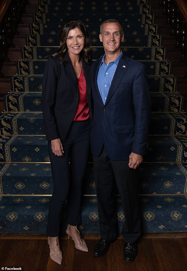 La verdad sobre lo que realmente Kristi Noem dejó a Corey Lewandowski en un vuelo fuera de forma: ‘Nunca fue por la manta’