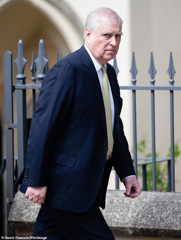 ¿A qué espera la policía? Los pedidos de una investigación criminal sobre Andrew están aumentando y las últimas acusaciones “muestran claramente que abusó de su cargo”.