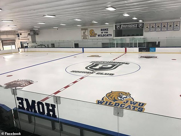 Varias personas abrieron fuego en un partido de hockey de un instituto en Rhode Island