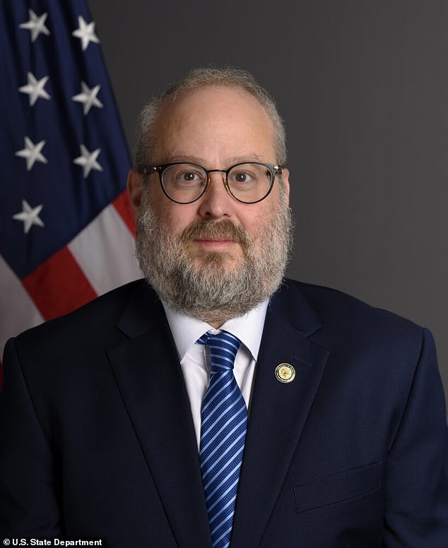 El antisemitismo está “corriendo desenfrenado” en Gran Bretaña, dijo el embajador de Trump, instando a Stormer a reprimir a los manifestantes que convierten partes del Reino Unido en “zonas prohibidas” para los judíos.