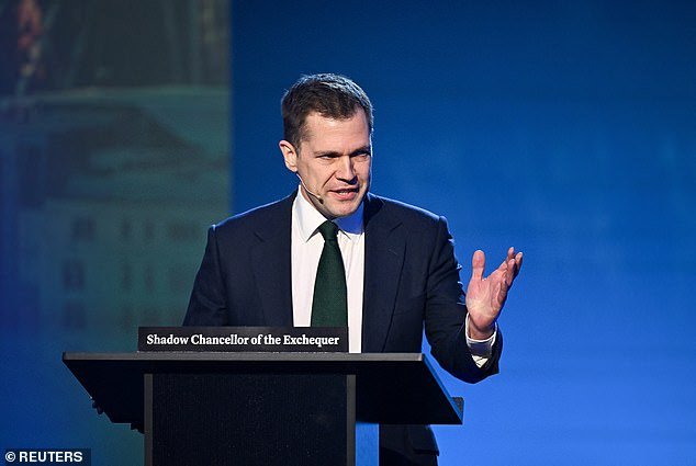 En su primer discurso en la ciudad, Genrique prometió que la reforma “devolvería la estabilidad” a la economía.