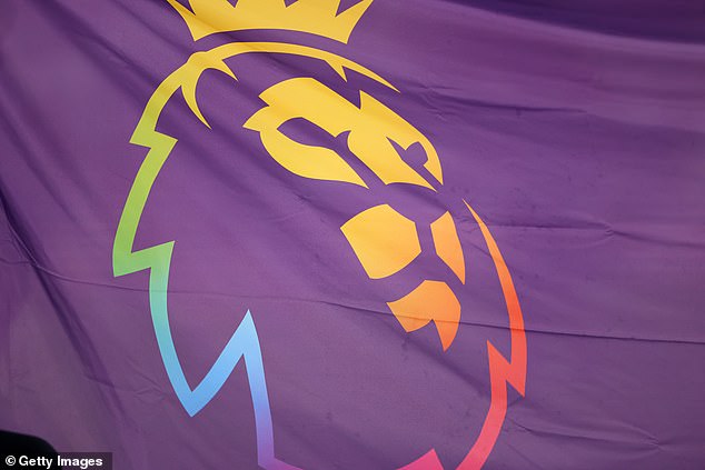 La nueva propuesta publicitaria de la Premier League valorada en 750 millones de libras ha encontrado resistencia por parte de los “seis grandes”: para los clubes cautelosos, el modelo adoptado en EE.UU. no será beneficioso y provocará un conflicto de intereses con los patrocinadores de otros equipos.