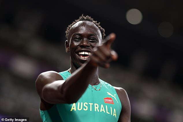 La sensación adolescente del sprint Podagra Podagra RECHAZA ofertas glamorosas para firmar un contrato con el ícono australiano