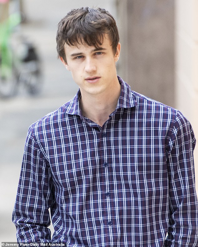 Por qué el colegial de Scots College Ethan Ungerbock vuelve a salir libre después de ataques ‘muy, muy extraños’ a su novia