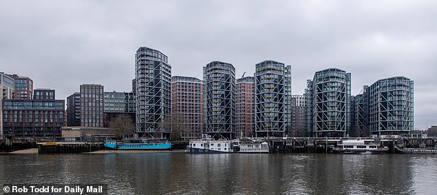 Por qué los pisos están planos: las ventas se están desplomando. Los precios están cayendo. Y tres factores acabaron con la piedra del mercado. La historia no contada de lo que realmente está pasando y cómo podría destruir todo el mercado es la historia no contada del experto.