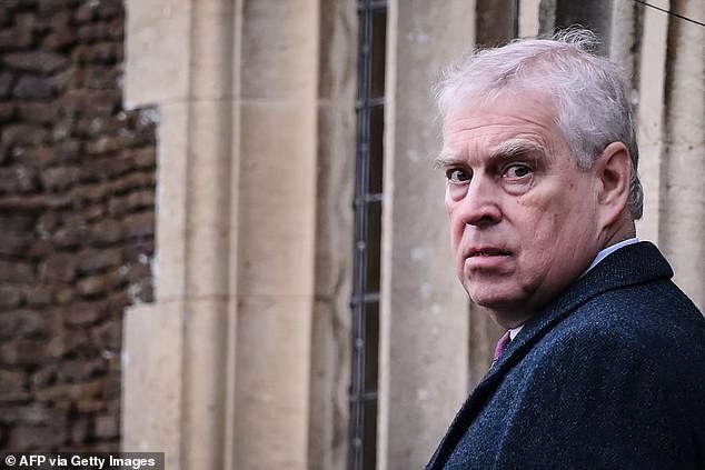 La policía ha pedido a los guardaespaldas de Andrew que revelen lo que saben: a los agentes de protección personal se les ha pedido que recuerden cualquier aspecto del comportamiento vergonzoso del ex Príncipe que hayan visto o ante lo que hayan hecho la vista gorda.