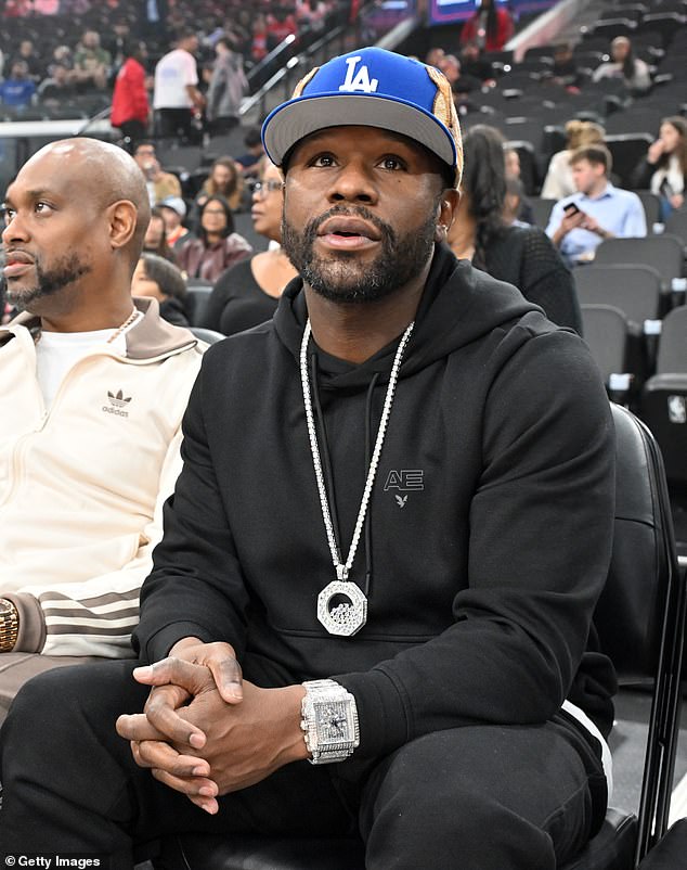 ¡Floyd Mayweather ha vuelto! El campeón invicto regresará al boxeo tras la próxima gala con Mike Tyson