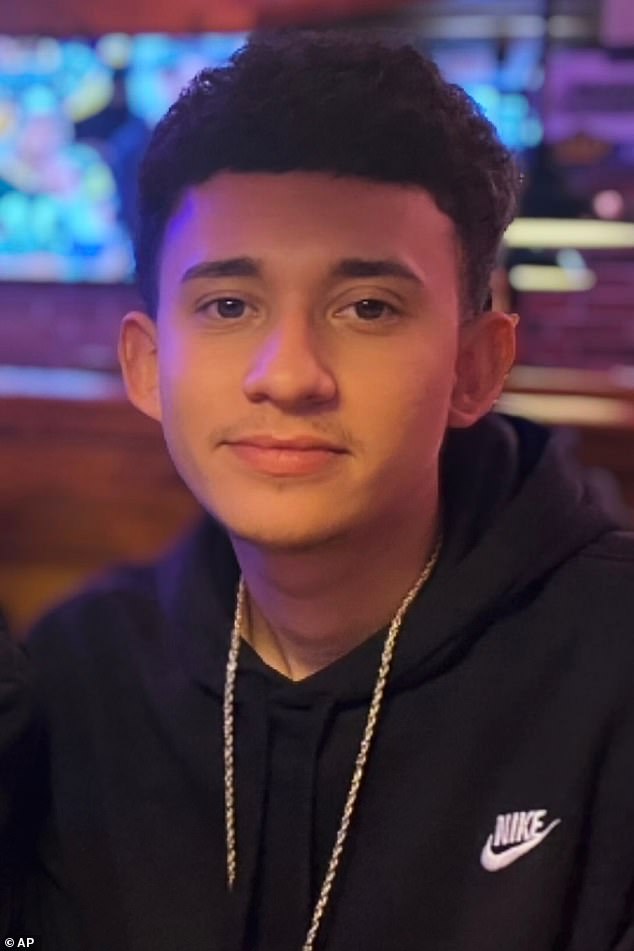 Un ciudadano estadounidense de 23 años fue asesinado a tiros por un agente de ICE casi un año antes que Renee Good y Alex Pretty… y ha estado “tranquilo” hasta ahora.