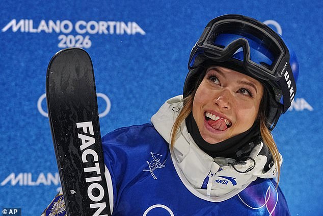 Eileen Gu se vio obligada a esperar su oportunidad de ganar una medalla de oro cuando la final de halfpipe de los Juegos Olímpicos de Invierno se pospuso por una extraña razón.