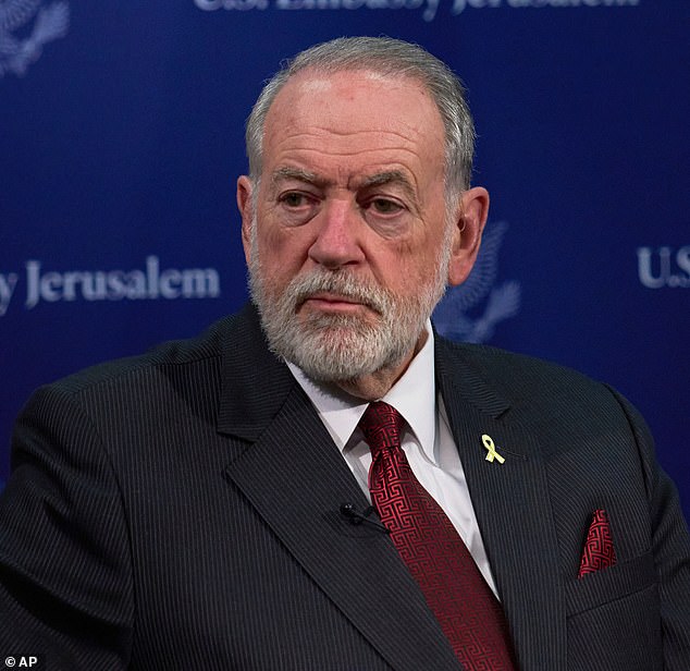 Tucker Carlson elogia al embajador israelí de Trump mientras provoca una reacción árabe