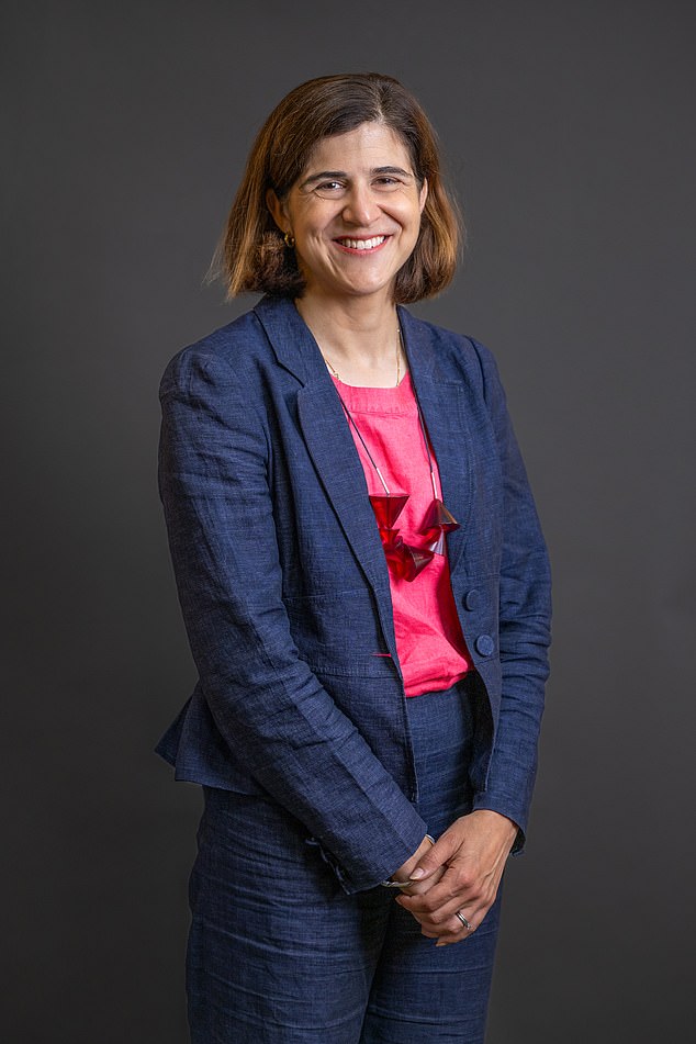 Los casos atrasados en los tribunales de la Corona tardarán hasta una década en resolverse incluso con los nuevos planes, han admitido los ministros mientras el principal rebelde laborista promete luchar contra los cambios “innecesarios”.