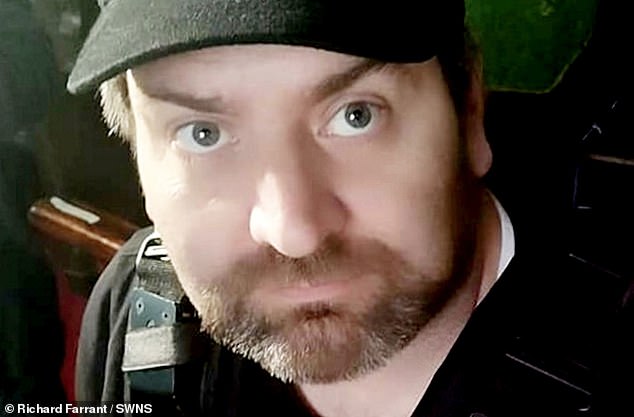 Momento en el que un Tesla de segunda mano valorado en £12.000 ‘explota’ mientras está estacionado en la carretera