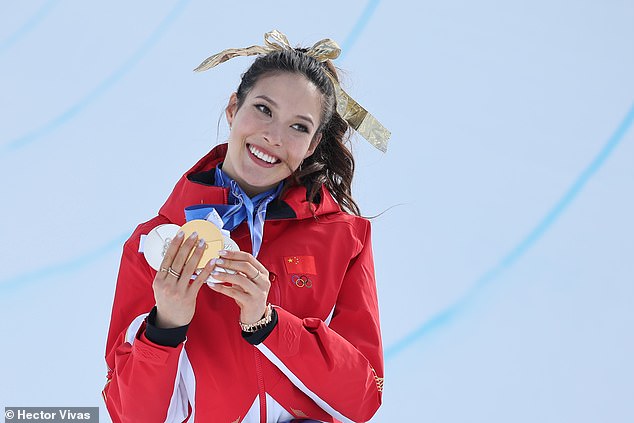 El controvertido MVP de la NFL critica a la superestrella olímpica Eileen Gu, “muy atractiva” pero “insoportable”, en una salvaje diatriba al aire