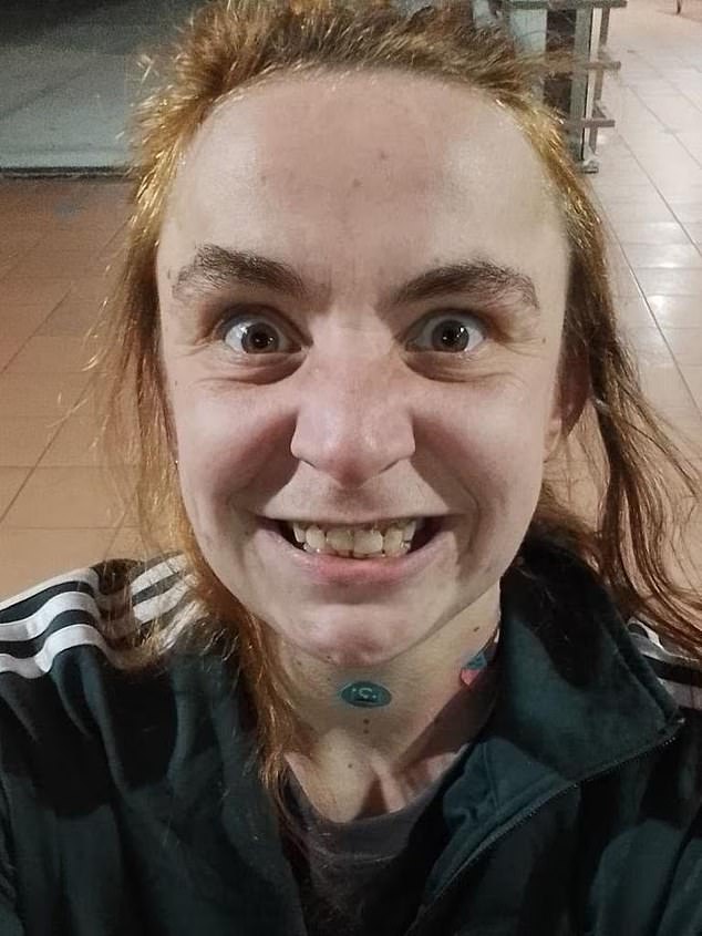 Hombre acusado de matar a puñaladas a un extraño a plena luz del día intenta salir libre bajo la defensa de “enfermedad mental”