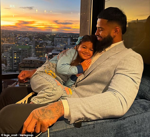 La estrella del fútbol Payne Haas desvía los rumores sin sentido sobre por qué hizo el movimiento más sorprendente que la NRL haya visto en años y explica su nuevo nombre islámico.