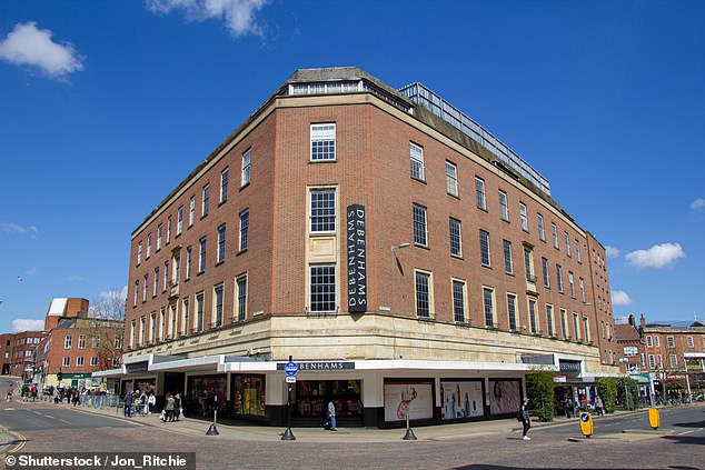 Última farsa del Partido Verde: Se aprueban planes controvertidos para demoler un edificio ‘emblemático’ después de que dos concejales se retiraran anticipadamente